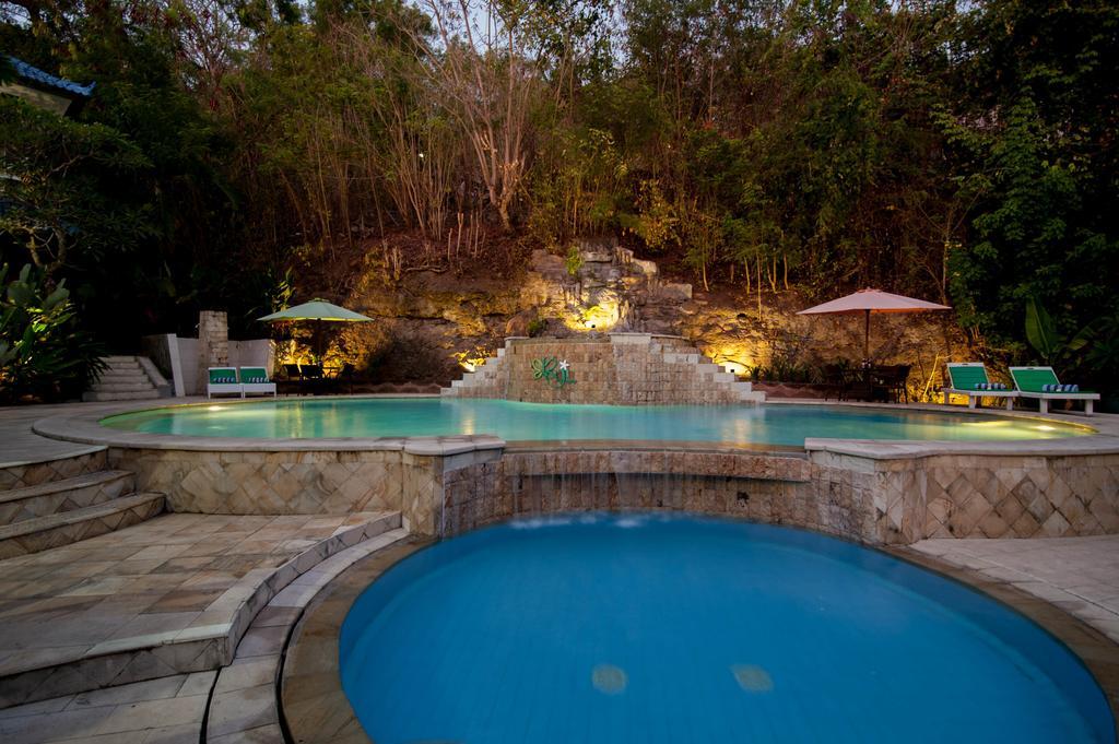 Beji Bay Resort Padangbai  Exterior photo