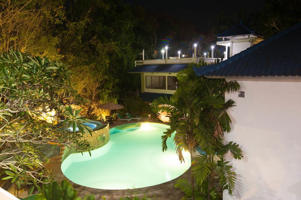 Beji Bay Resort Padangbai  Exterior photo