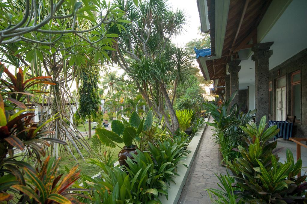 Beji Bay Resort Padangbai  Exterior photo