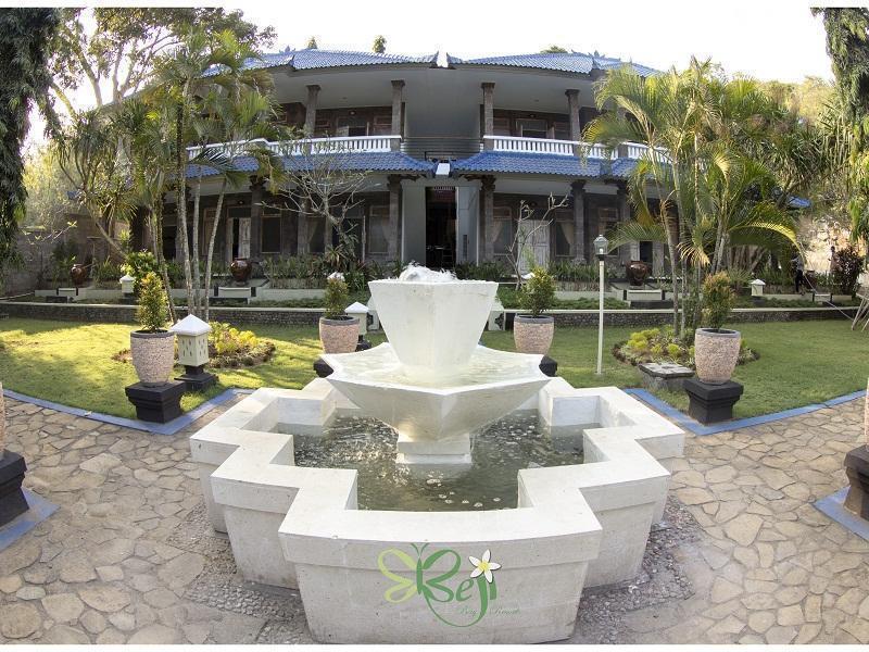 Beji Bay Resort Padangbai  Exterior photo