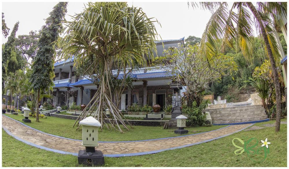 Beji Bay Resort Padangbai  Exterior photo